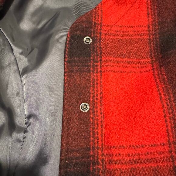 Stormy Kromer Red Black Plaid Wool Blend Vest Womens Size Small Pockets Snaps - Picture 8 of 9